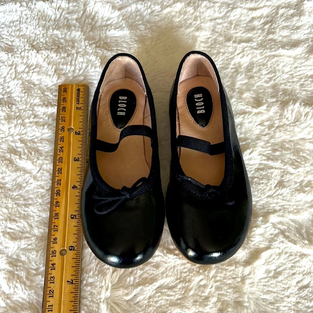 Excellent condition black leather shoes girls size 26 Eur by Bloch